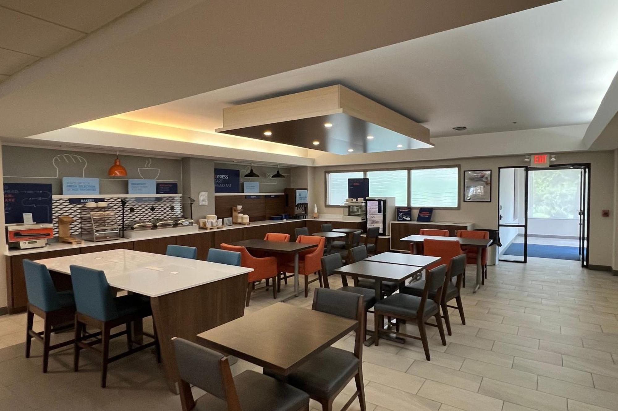 Holiday Inn Express Harrisburg I-81 - Hershey By Ihg Manadahill Extérieur photo