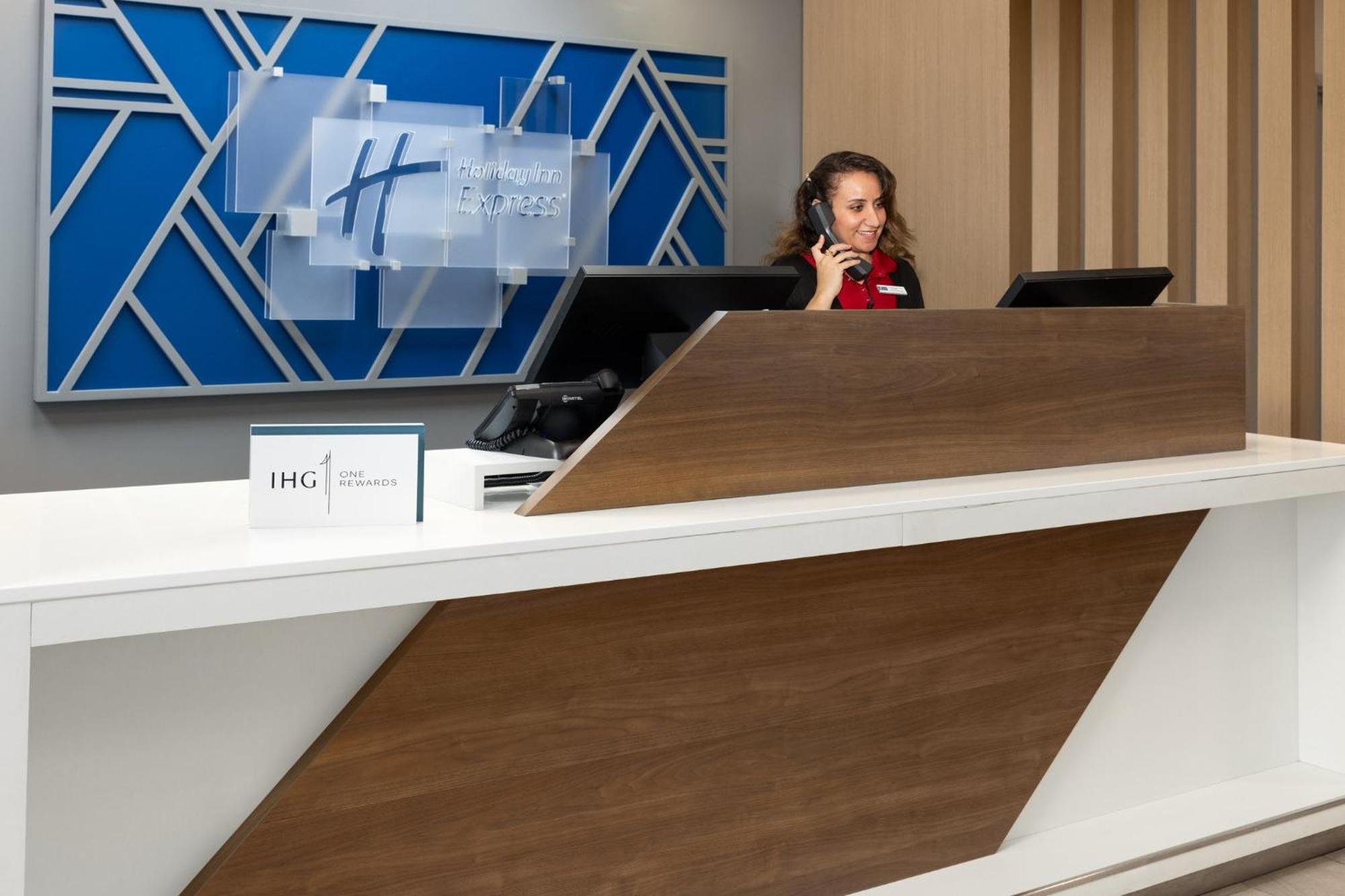Holiday Inn Express Harrisburg I-81 - Hershey By Ihg Manadahill Extérieur photo